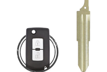 2015-2024 Mitsubishi Pajero Flip Remote Key Blade MIT8 (1)